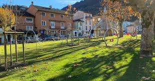 Parco giochi Giubiasco Piazza Grande – Bild 1