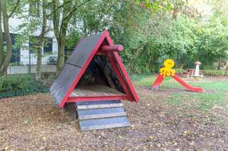 Spielplatz – Bild 1