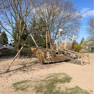 Spielplatz "Waldersee Schule" – Bild 1