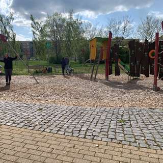 Spielplatz – Bild 1