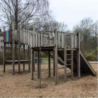 Spielplatz Charles-Roß-Ring – Bild 1