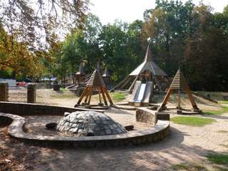 Baschkirischer Spielplatz – Bild 1