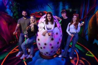 Schwarzlicht Minigolf Frankfurt by GolfZone (ehemals GlowZone) – Bild 4