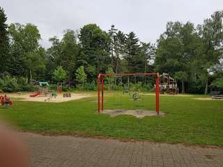 Spielplatz – Bild 1
