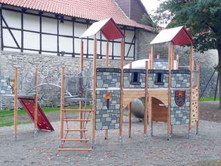 Am Spielplatz – Bild 3
