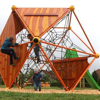 Spielplatz Ober-Neundorf – Bild 1