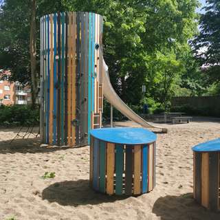 Spielplatz Rotkäppchenweg – Bild 1