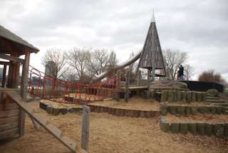 Spielplatz im Rheinpark – Bild 1