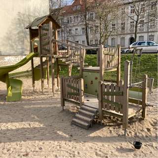 Spielplatz "Alexandrastraße" – Bild 2