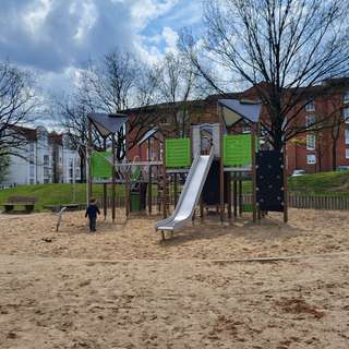 Spielplatz Zur Waldkampfbahn – Bild 2