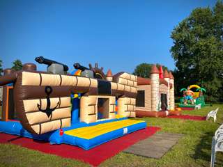 Happy Fun World Hüpfburgen-Park – Bild 3