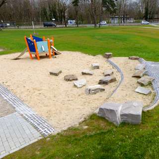 Spielplatz Kirschenallee / Römerstraße – Bild 5