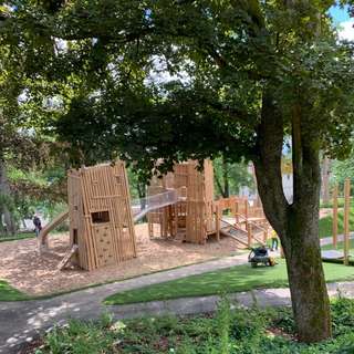 Abenteuerspielplatz Oberes Schloss – Bild 1