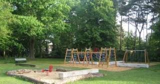 Spielplatz – Bild 1