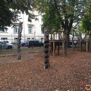 Spielplatz – Bild 1
