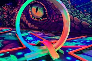 Schwarzlicht Minigolf Essen | GolfZone – Bild 6