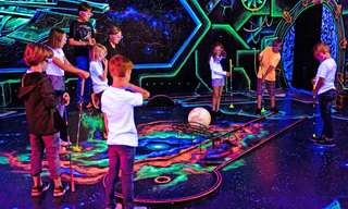funXperience Hannover | NeonGolf & Pixel Games – Bild 1