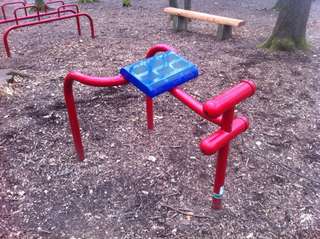 Spielplatz und Fitnessparcour Am Häusling – Bild 3