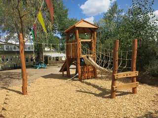 Abenteuerspielplatz – Bild 1