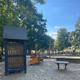 Spielplatz am Weihergraben – Bild 1