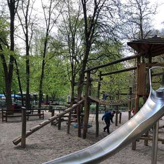 Spielplatz im Englischen Garten – Bild 1
