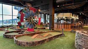 Balls&Clubs Minigolf (inside DSTRCT ) Eingang 1 – Bild 1