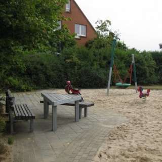 Spielplatz – Bild 1