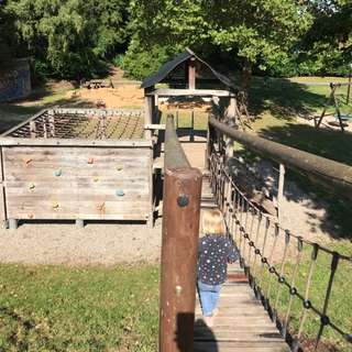 Spielplatz – Bild 1