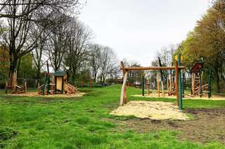 Spielplatz – Bild 1