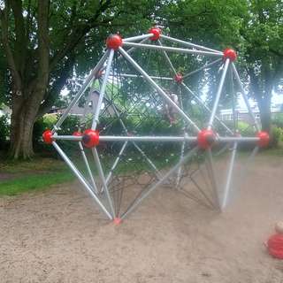 Spielplatz Alexander-von-Humboldt-Straße – Bild 1