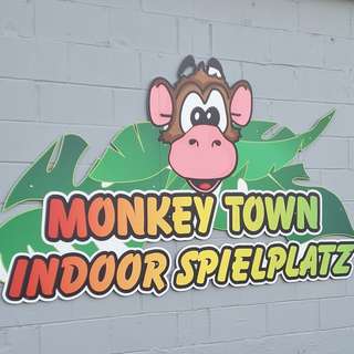 Monkey Town – Bild 5