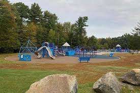 Brownlow Park Playground – Bild 1