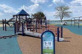Brownlow Park Playground – Bild 4
