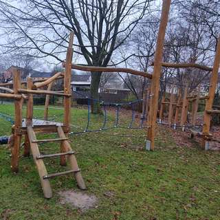 Spielplatz – Bild 1