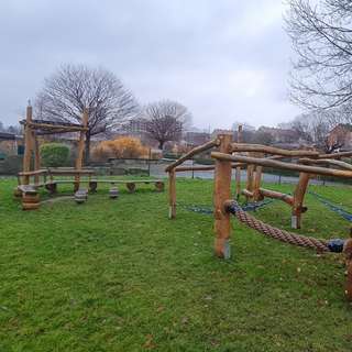 Spielplatz – Bild 4