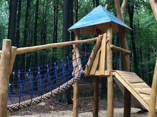 Spielplatz – Bild 1