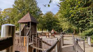 Spielplatz im Stadtpark – Bild 2