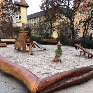 Spielplatz auf dem Schillerplatz – Bild 2