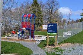Gaston Road Park Playground – Bild 1