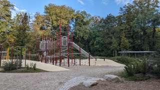 Der Seidenspinner Spielplatz – Bild 1