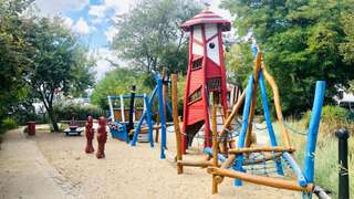 Spielplatz – Bild 1