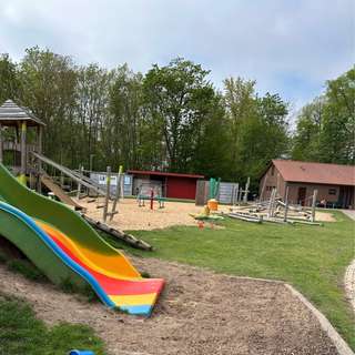 Spielplatz im Huckelrieder Park – Bild 1