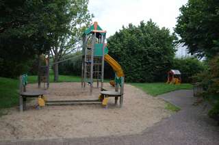 Spielplatz Kleines Feld – Bild 1