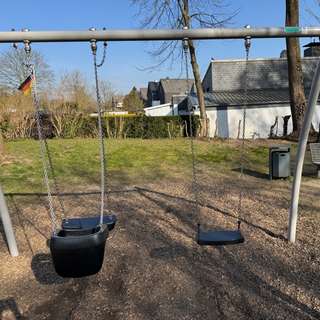 Spielplatz Uferstraße – Bild 1