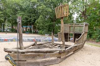 Spielplatz – Bild 1