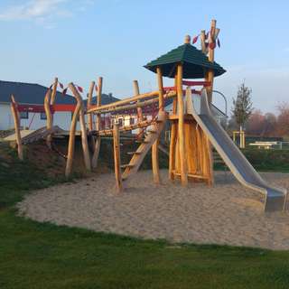Spielplatz "Zum Kirschenhof" – Bild 1