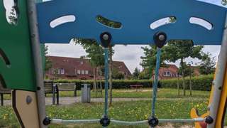 Spielplatz – Bild 1