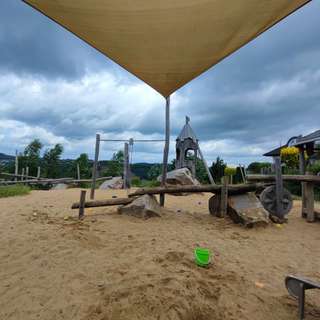 Spielplatz Kiefernweg/Eschenweg – Bild 1