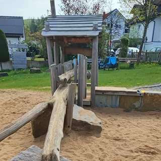 Spielplatz Kiefernweg/Eschenweg – Bild 3