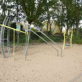 Holzweg Spielplatz – Bild 1